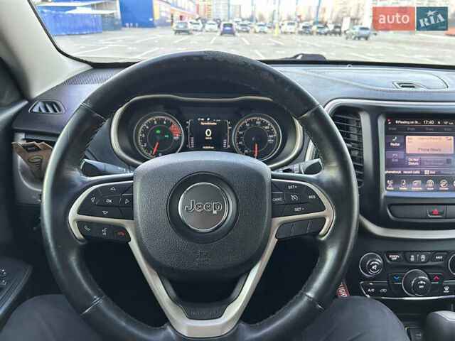 Серый Джип Чероки, объемом двигателя 3.24 л и пробегом 179 тыс. км за 14000 $, фото 12 на Automoto.ua