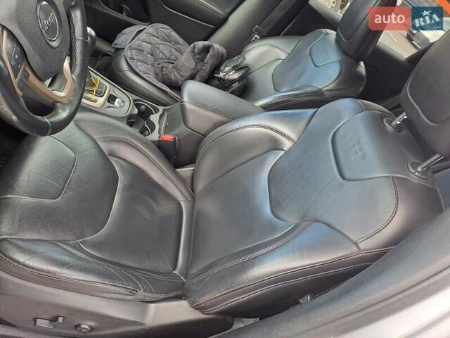 Сірий Джип Cherokee, об'ємом двигуна 2.36 л та пробігом 148 тис. км за 14300 $, фото 4 на Automoto.ua