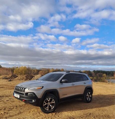 Сірий Джип Cherokee, об'ємом двигуна 2.4 л та пробігом 320 тис. км за 12000 $, фото 10 на Automoto.ua