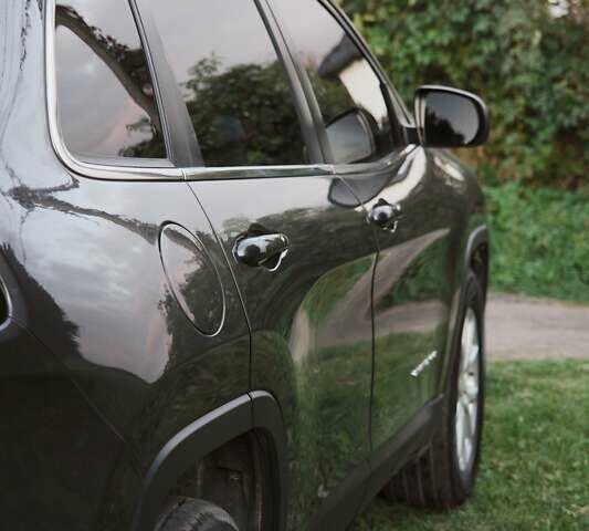 Сірий Джип Cherokee, об'ємом двигуна 2.36 л та пробігом 150 тис. км за 14500 $, фото 11 на Automoto.ua