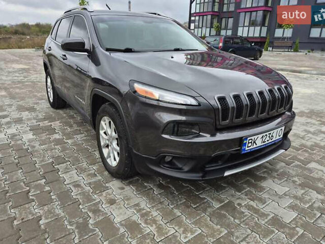 Серый Джип Чероки, объемом двигателя 2.36 л и пробегом 128 тыс. км за 17400 $, фото 5 на Automoto.ua