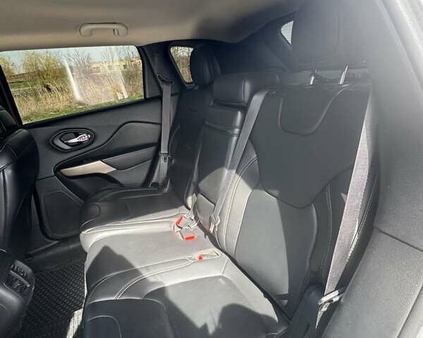 Сірий Джип Cherokee, об'ємом двигуна 3.2 л та пробігом 116 тис. км за 16900 $, фото 6 на Automoto.ua