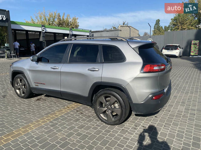 Сірий Джип Cherokee, об'ємом двигуна 2.36 л та пробігом 213 тис. км за 13500 $, фото 3 на Automoto.ua