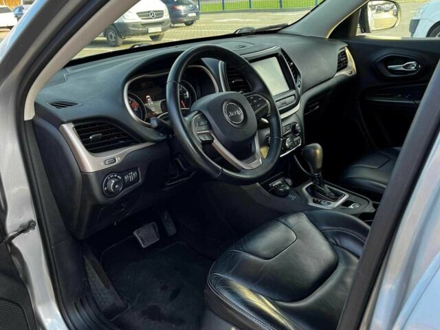 Серый Джип Чероки, объемом двигателя 2.4 л и пробегом 145 тыс. км за 10700 $, фото 5 на Automoto.ua