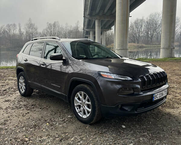 Серый Джип Чероки, объемом двигателя 2.36 л и пробегом 184 тыс. км за 14500 $, фото 2 на Automoto.ua