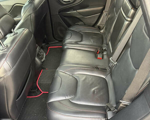 Серый Джип Чероки, объемом двигателя 3.24 л и пробегом 173 тыс. км за 15499 $, фото 6 на Automoto.ua