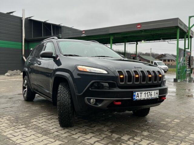 Серый Джип Чероки, объемом двигателя 2.4 л и пробегом 220 тыс. км за 15200 $, фото 2 на Automoto.ua