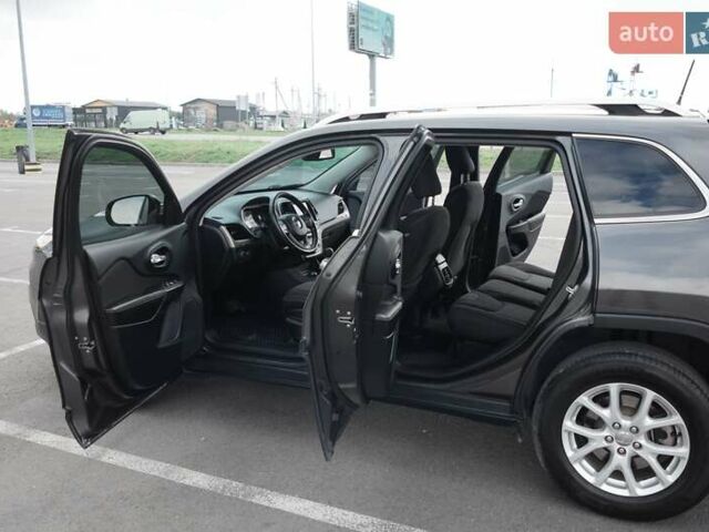 Сірий Джип Cherokee, об'ємом двигуна 2.36 л та пробігом 150 тис. км за 14500 $, фото 25 на Automoto.ua