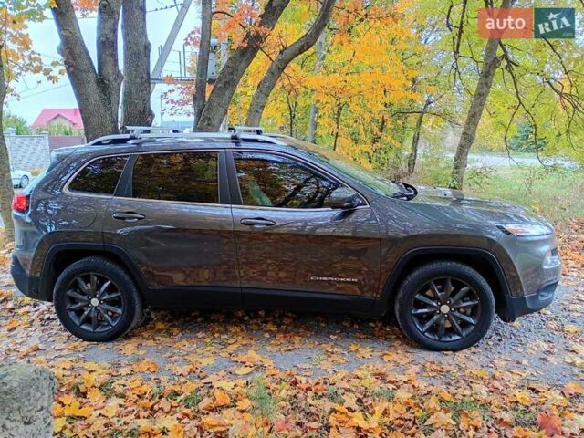 Джип Cherokee 2017 у Рівному на Automoto.ua Сірий Джип Cherokee, об'ємом двигуна 3.24 л та пробігом 127 тис. км за 13700 $, фото 6 на Automoto.ua