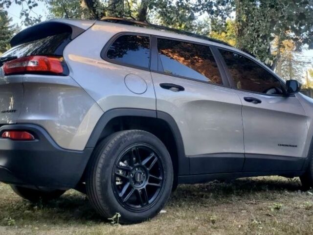 Серый Джип Чероки, объемом двигателя 2.4 л и пробегом 215 тыс. км за 13900 $, фото 6 на Automoto.ua