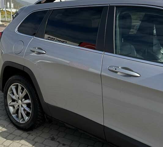 Серый Джип Чероки, объемом двигателя 2.36 л и пробегом 170 тыс. км за 15500 $, фото 12 на Automoto.ua