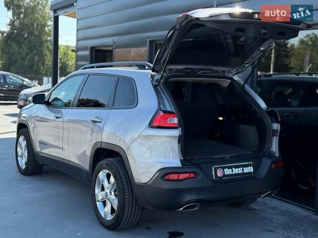 Сірий Джип Cherokee, об'ємом двигуна 3.24 л та пробігом 110 тис. км за 15800 $, фото 44 на Automoto.ua