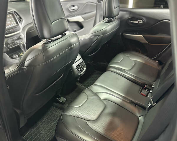 Серый Джип Чероки, объемом двигателя 3.24 л и пробегом 201 тыс. км за 16300 $, фото 114 на Automoto.ua