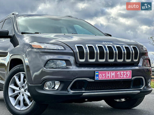 Джип Cherokee 2017 у Вінниці на Automoto.ua Сірий Джип Cherokee, об'ємом двигуна 2.4 л та пробігом 136 тис. км за 16777 $, фото 29 на Automoto.ua