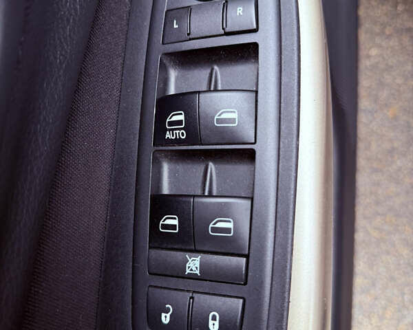 Сірий Джип Cherokee, об'ємом двигуна 2.36 л та пробігом 140 тис. км за 12500 $, фото 17 на Automoto.ua