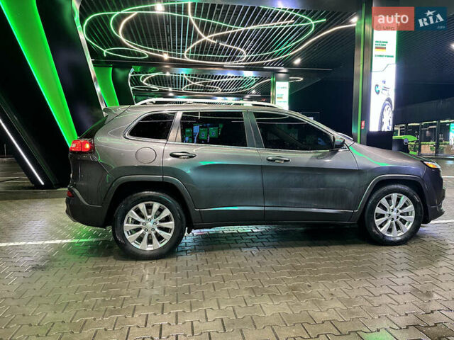 Серый Джип Чероки, объемом двигателя 3.24 л и пробегом 201 тыс. км за 16300 $, фото 43 на Automoto.ua