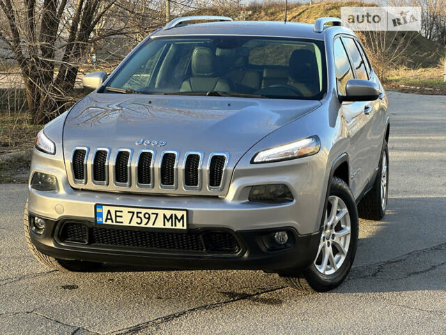 Сірий Джип Cherokee, об'ємом двигуна 2.36 л та пробігом 76 тис. км за 16500 $, фото 7 на Automoto.ua