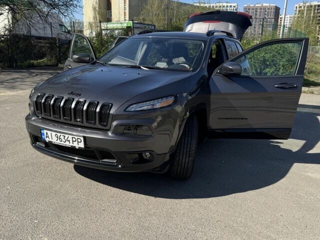 Серый Джип Чероки, объемом двигателя 3.2 л и пробегом 115 тыс. км за 15400 $, фото 10 на Automoto.ua