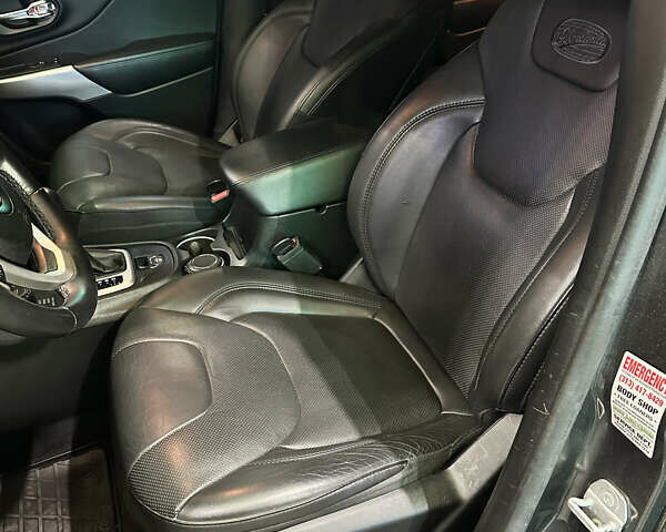 Серый Джип Чероки, объемом двигателя 3.24 л и пробегом 201 тыс. км за 16300 $, фото 85 на Automoto.ua