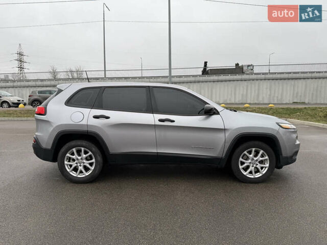 Сірий Джип Cherokee, об'ємом двигуна 2.36 л та пробігом 140 тис. км за 12500 $, фото 9 на Automoto.ua