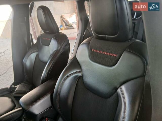 Серый Джип Чероки, объемом двигателя 2.36 л и пробегом 120 тыс. км за 16500 $, фото 3 на Automoto.ua