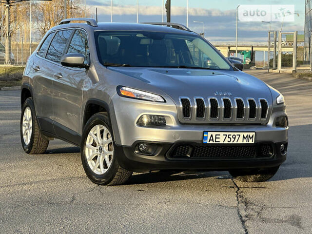 Сірий Джип Cherokee, об'ємом двигуна 2.36 л та пробігом 76 тис. км за 16500 $, фото 3 на Automoto.ua