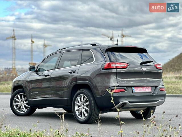 Джип Cherokee 2017 у Вінниці на Automoto.ua Сірий Джип Cherokee, об'ємом двигуна 2.4 л та пробігом 136 тис. км за 16777 $, фото 27 на Automoto.ua