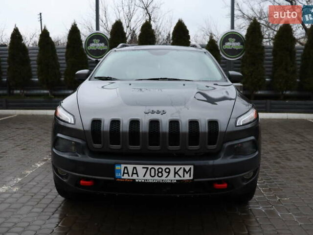 Серый Джип Чероки, объемом двигателя 3.24 л и пробегом 191 тыс. км за 17500 $, фото 3 на Automoto.ua