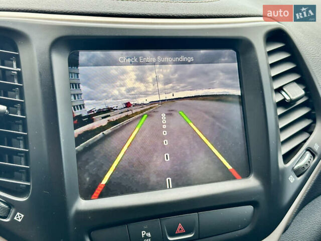 Джип Cherokee 2017 у Вінниці на Automoto.ua Сірий Джип Cherokee, об'ємом двигуна 2.4 л та пробігом 136 тис. км за 16777 $, фото 69 на Automoto.ua