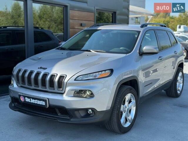 Сірий Джип Cherokee, об'ємом двигуна 3.24 л та пробігом 110 тис. км за 15800 $, фото 6 на Automoto.ua