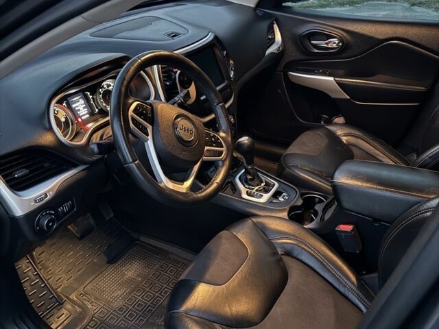 Серый Джип Чероки, объемом двигателя 2.4 л и пробегом 199 тыс. км за 13800 $, фото 5 на Automoto.ua