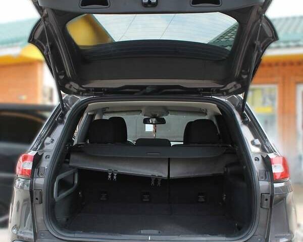 Серый Джип Чероки, объемом двигателя 2.4 л и пробегом 140 тыс. км за 15250 $, фото 9 на Automoto.ua