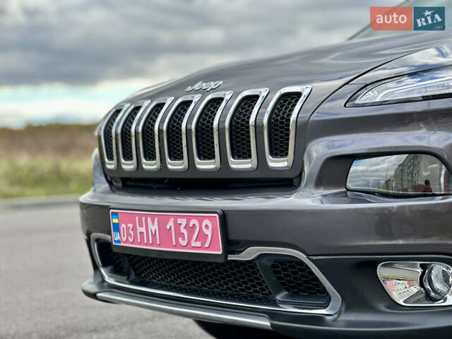 Джип Cherokee 2017 у Вінниці на Automoto.ua Сірий Джип Cherokee, об'ємом двигуна 2.4 л та пробігом 136 тис. км за 16777 $, фото 3 на Automoto.ua