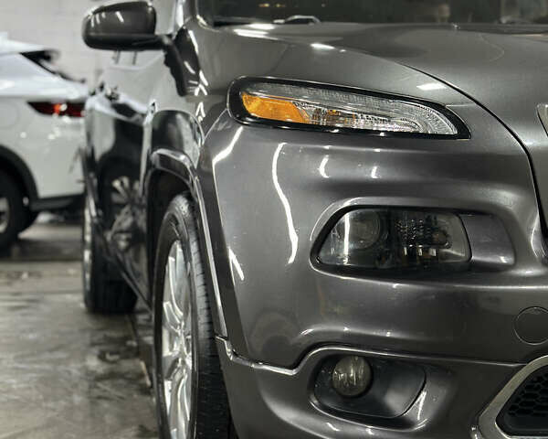 Серый Джип Чероки, объемом двигателя 3.24 л и пробегом 201 тыс. км за 16300 $, фото 106 на Automoto.ua