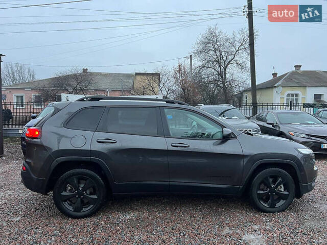 Серый Джип Чероки, объемом двигателя 3.24 л и пробегом 106 тыс. км за 14700 $, фото 7 на Automoto.ua