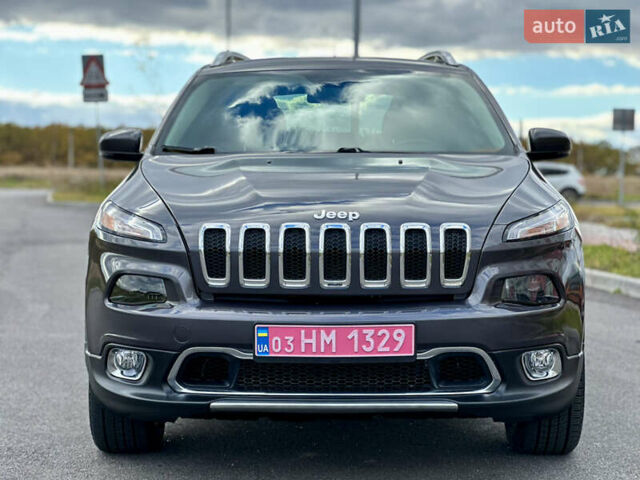 Джип Cherokee 2017 у Вінниці на Automoto.ua Сірий Джип Cherokee, об'ємом двигуна 2.4 л та пробігом 136 тис. км за 16777 $, фото 37 на Automoto.ua