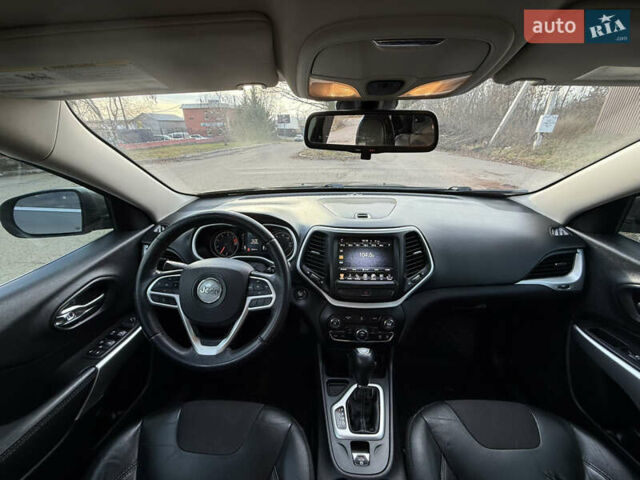 Серый Джип Чероки, объемом двигателя 2.36 л и пробегом 202 тыс. км за 12400 $, фото 13 на Automoto.ua