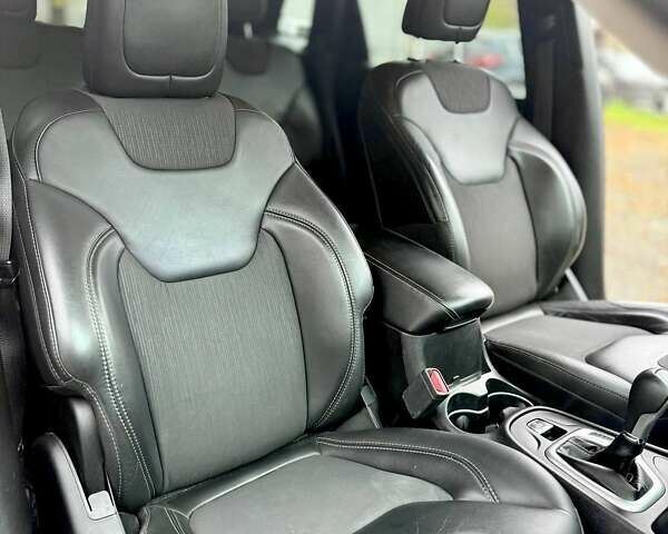 Серый Джип Чероки, объемом двигателя 2.36 л и пробегом 137 тыс. км за 14500 $, фото 17 на Automoto.ua