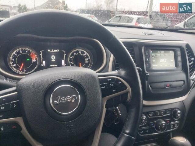 Сірий Джип Cherokee, об'ємом двигуна 3.24 л та пробігом 155 тис. км за 17500 $, фото 6 на Automoto.ua