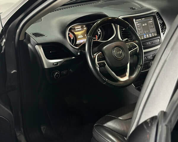 Серый Джип Чероки, объемом двигателя 3.24 л и пробегом 201 тыс. км за 16300 $, фото 110 на Automoto.ua