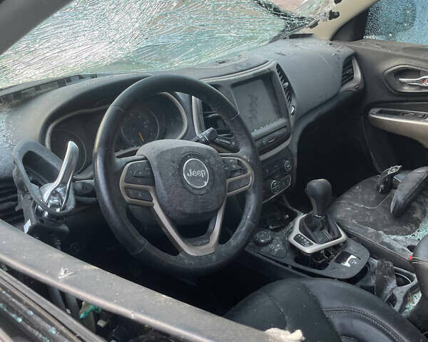 Сірий Джип Cherokee, об'ємом двигуна 2.36 л та пробігом 126 тис. км за 6000 $, фото 8 на Automoto.ua