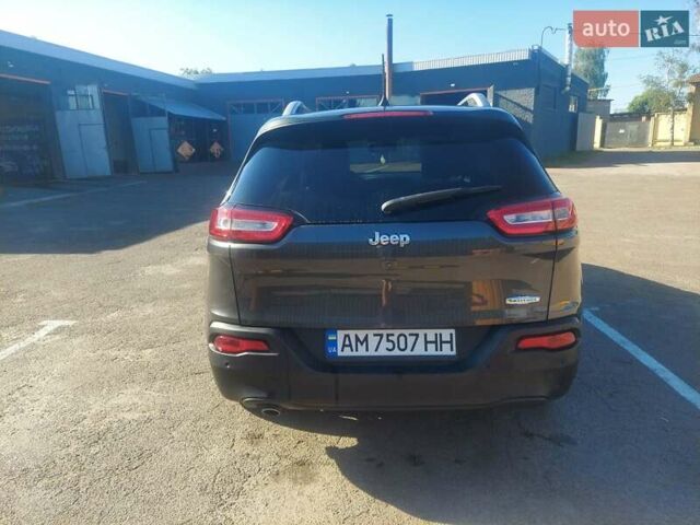 Серый Джип Чероки, объемом двигателя 2.36 л и пробегом 248 тыс. км за 14300 $, фото 8 на Automoto.ua