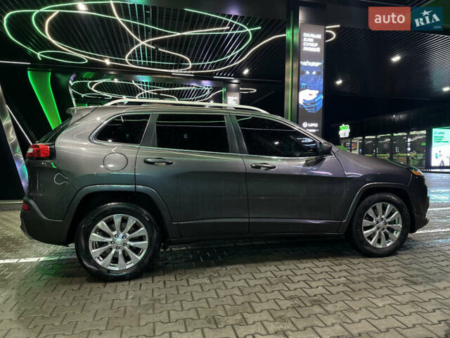 Серый Джип Чероки, объемом двигателя 3.24 л и пробегом 201 тыс. км за 16300 $, фото 72 на Automoto.ua