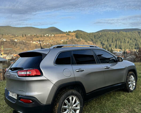 Серый Джип Чероки, объемом двигателя 3.24 л и пробегом 144 тыс. км за 17000 $, фото 2 на Automoto.ua