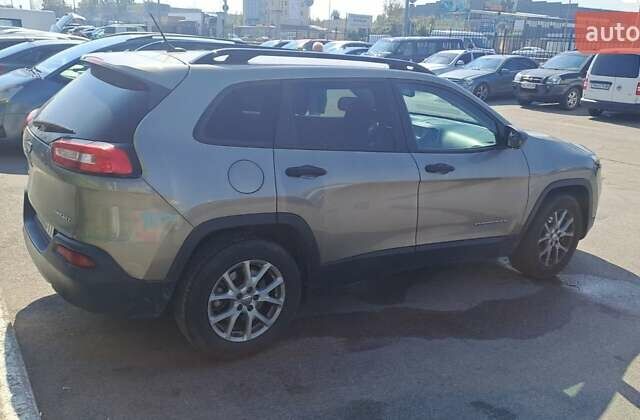 Сірий Джип Cherokee, об'ємом двигуна 2.4 л та пробігом 130 тис. км за 16300 $, фото 3 на Automoto.ua
