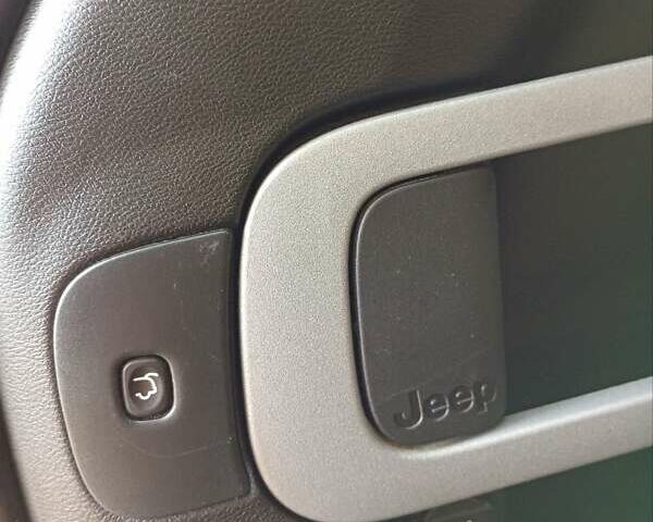 Джип Cherokee 2017 у Рівному на Automoto.ua Сірий Джип Cherokee, об'ємом двигуна 3.24 л та пробігом 127 тис. км за 13700 $, фото 15 на Automoto.ua