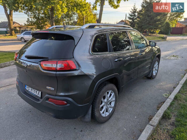 Серый Джип Чероки, объемом двигателя 2.36 л и пробегом 140 тыс. км за 16300 $, фото 3 на Automoto.ua