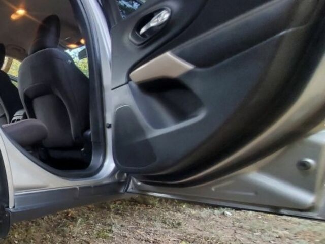 Серый Джип Чероки, объемом двигателя 2.4 л и пробегом 215 тыс. км за 13900 $, фото 12 на Automoto.ua