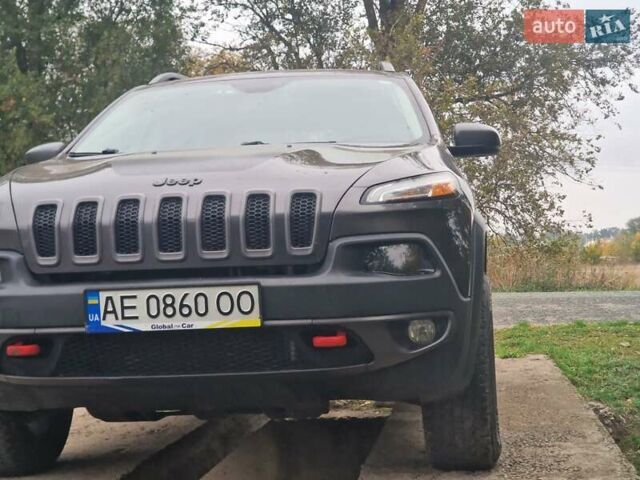Сірий Джип Cherokee, об'ємом двигуна 2.4 л та пробігом 117 тис. км за 17000 $, фото 5 на Automoto.ua