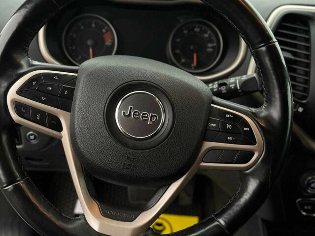 Серый Джип Чероки, объемом двигателя 2.4 л и пробегом 173 тыс. км за 16000 $, фото 12 на Automoto.ua